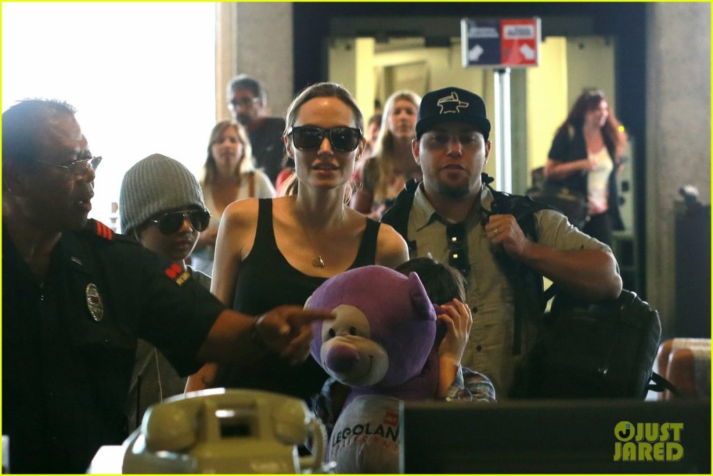 Анжелина Жоли Хавайд хоёр дахь киноныхоо зураг авалтыг эхлүүлжээ